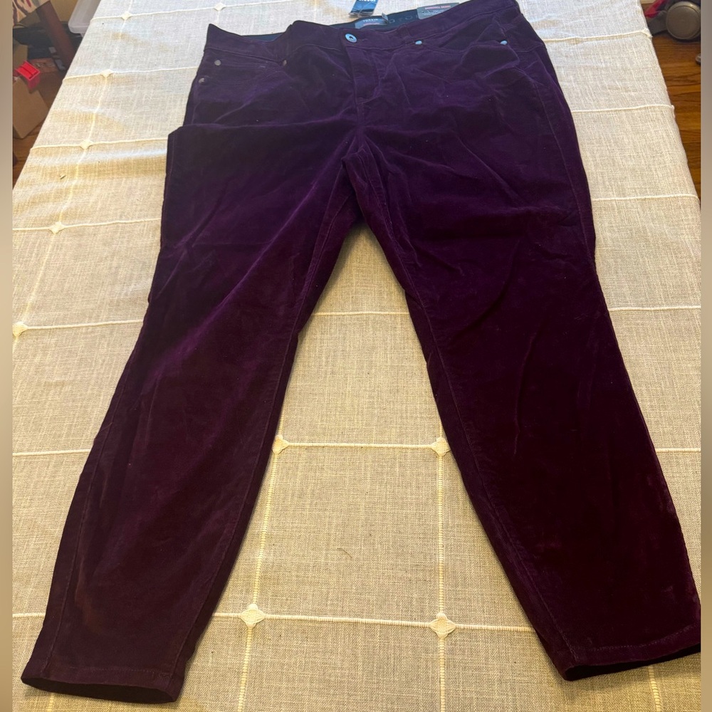 Torrid Bombshell Skinny Corduroy 22R wine color